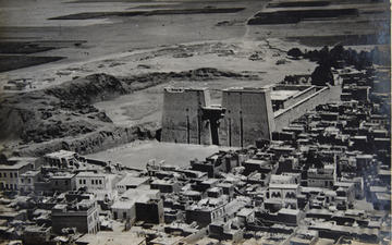 Fig. 3: Edfou temple, (EAMENA archive “R.E. Collis collection, courtesy of Joan Allen”)